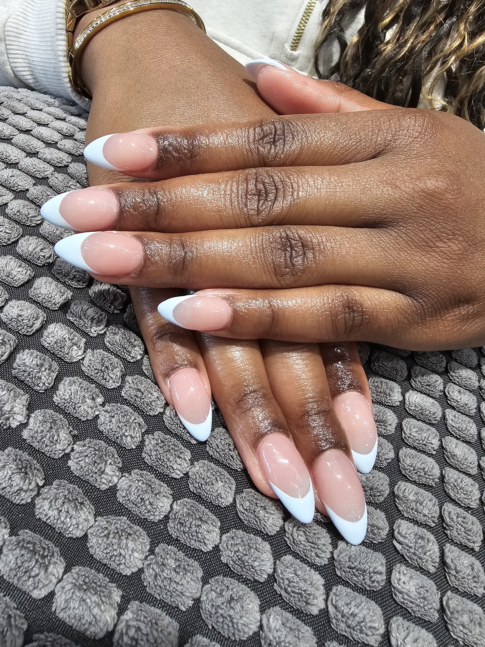 BB NAILS logo